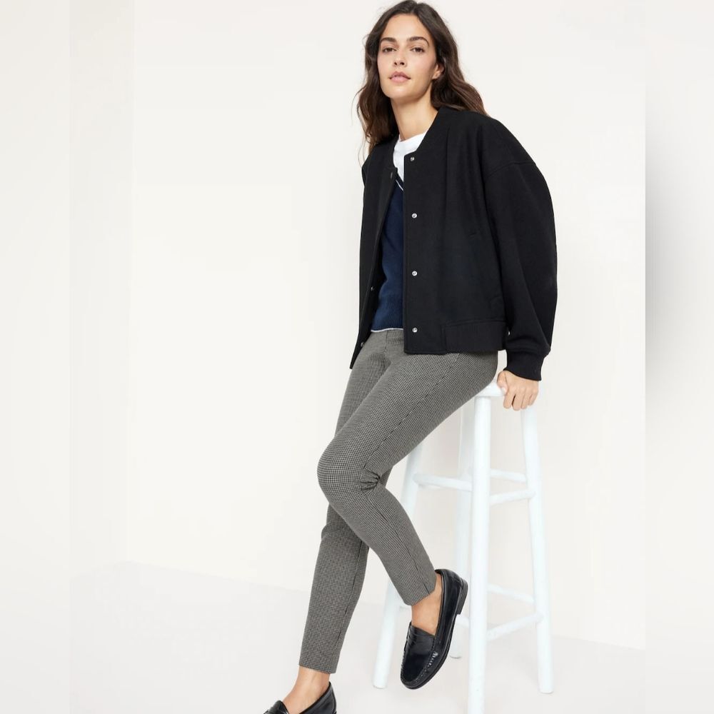 Old Navy Women's Pixie Midrise houndstooth dress Pants.  EUC. Size 2